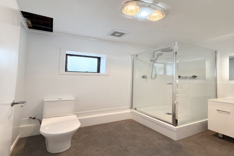 Photo of property in 204 Don Buck Road, Massey, Auckland, 0614