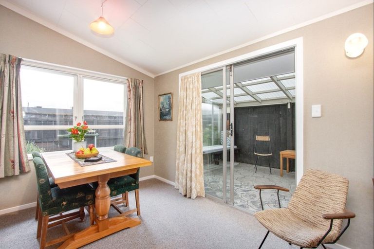 Photo of property in 129 Gloucester Street, Taradale, Napier, 4112