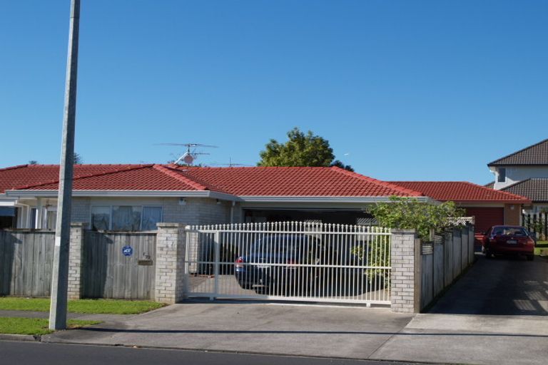 Photo of property in 2/72 Millhouse Drive, Northpark, Auckland, 2013