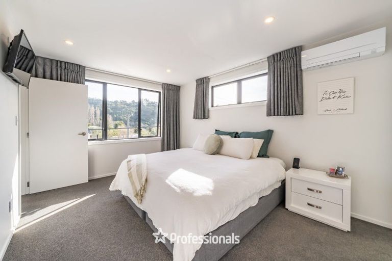 Photo of property in 393 Stokes Valley Road, Stokes Valley, Lower Hutt, 5019