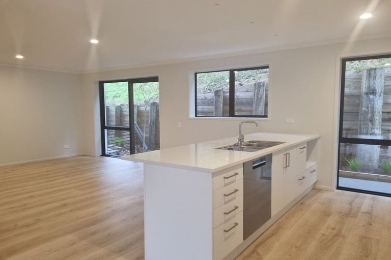 Photo of property in 52 Martingale Drive, Whitby, Porirua, 5024