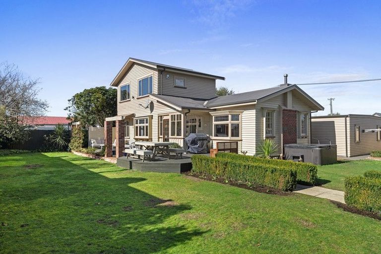 Photo of property in 2 Kenwyn Avenue, St Albans, Christchurch, 8052