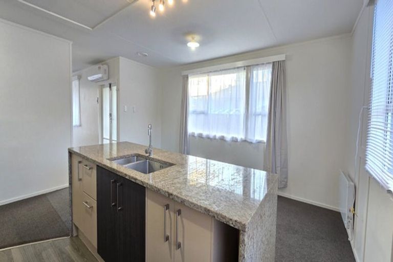 Photo of property in 87 Arimu Road, Papakura, 2110