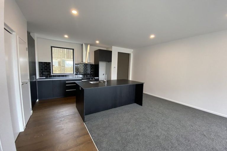 Photo of property in 62u4 Spenmoor Street, Newlands, Wellington, 6037