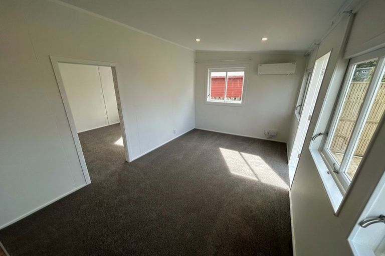Photo of property in 14 Laurie Street, Red Beach, 0932