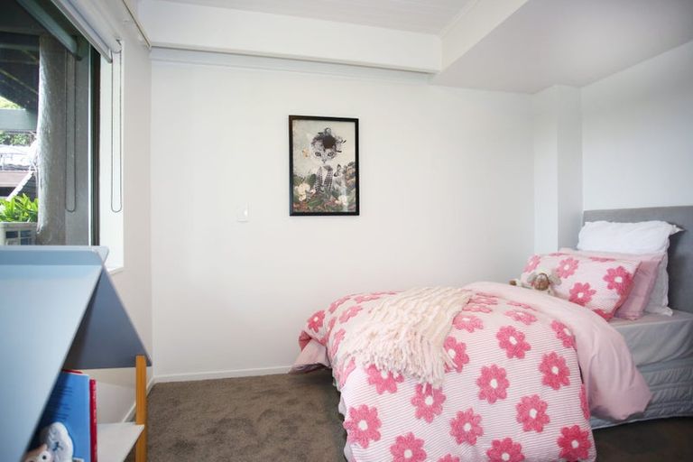 Photo of property in 10 Cameron Town Road, Pukekohe, 2678