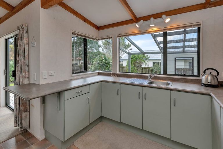 Photo of property in 74 One Tree Point Road, One Tree Point, 0118