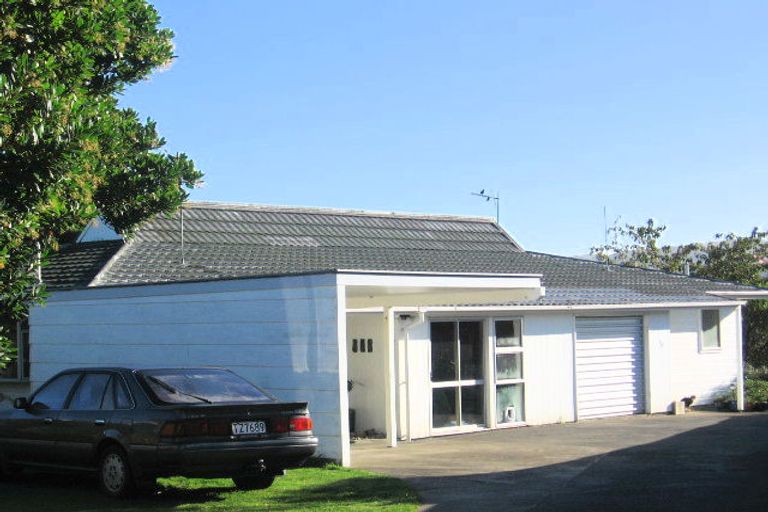 Photo of property in 7 Ballina Drive, Churton Park, Wellington, 6037