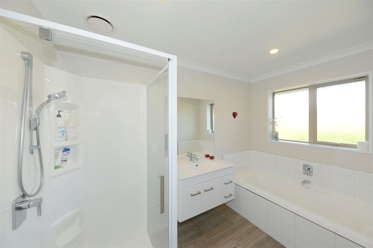 Photo of property in 4 Crown Close, Prebbleton, 7604