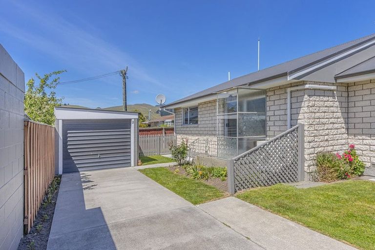 Photo of property in 2/18a Prossers Road, Saint Martins, Christchurch, 8022