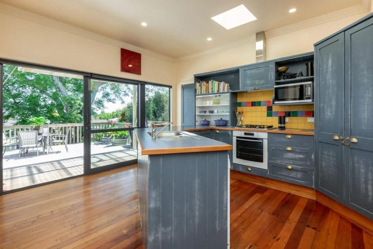 Photo of property in 1/61 Te Mata Road, Havelock North, 4130