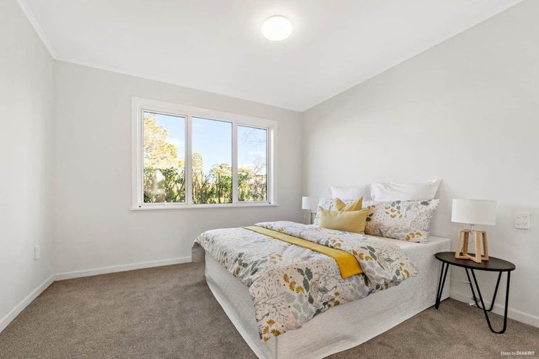 Photo of property in 48 Spence Road, Henderson, Auckland, 0612
