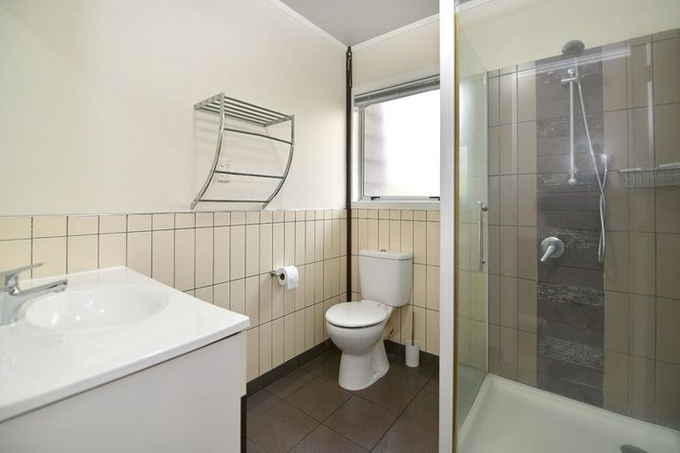 Photo of property in 4a St James Avenue, Helensville, 0800