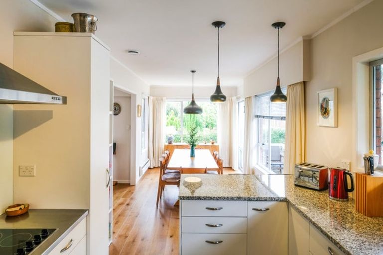 Photo of property in 28 James Evans Drive, Northcote, Auckland, 0627