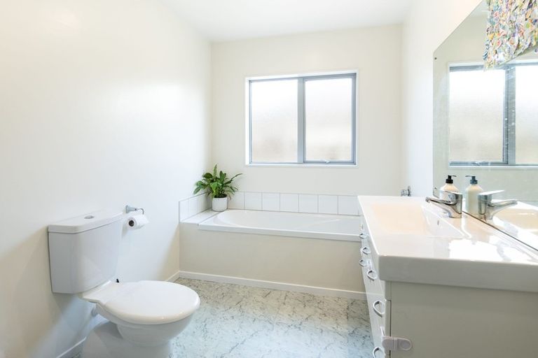 Photo of property in 241 Mark Avenue, Grenada Village, Wellington, 6037
