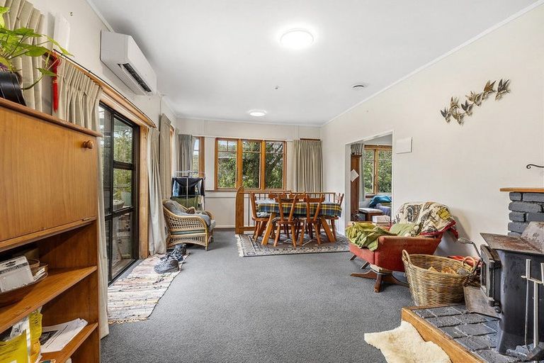 Photo of property in 35 Airlie Road, Plimmerton, Porirua, 5026