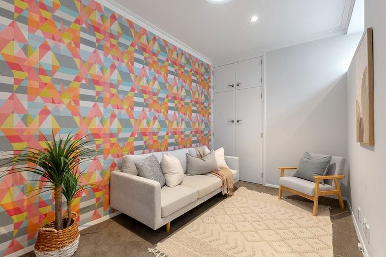 Photo of property in 7 Albemarle Road, Northland, Wellington, 6012