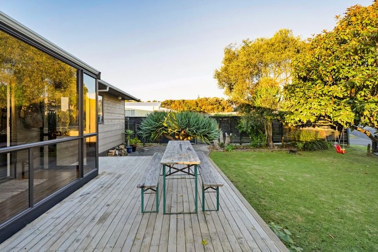Photo of property in 42 Norwich Avenue, Spotswood, New Plymouth, 4310