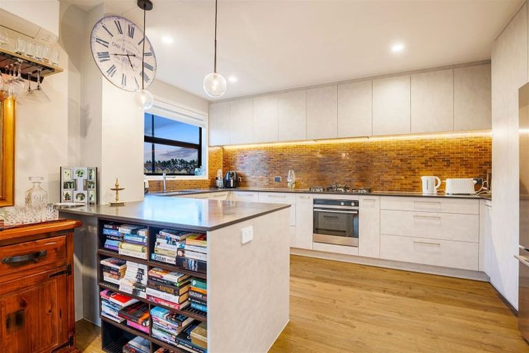 Photo of property in 3 Podgora Avenue, Kumeu, 0810