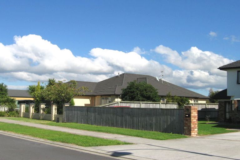 Photo of property in 15 Piriti Drive, Te Atatu Peninsula, Auckland, 0610