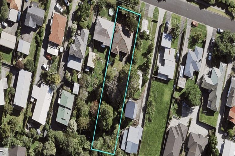 Photo of property in 20 Savoy Road, Glen Eden, Auckland, 0602