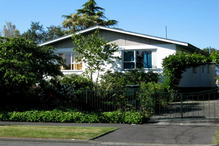 Photo of property in 32 Harrowdale Drive, Avonhead, Christchurch, 8042