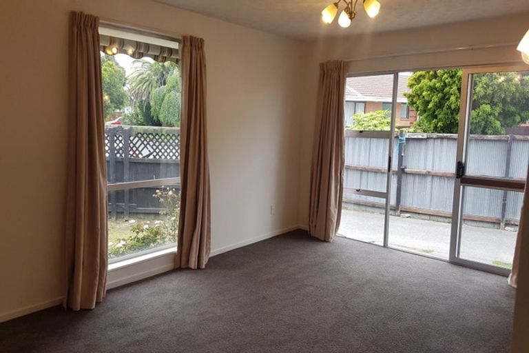 Photo of property in 12 Ruddenklau Lane, Bishopdale, Christchurch, 8053