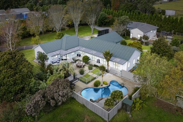 Photo of property in 484 Corbett Road, Lepperton, New Plymouth, 4373