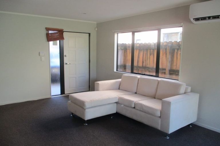 Photo of property in 21/8 Margan Avenue, New Lynn, Auckland, 0600