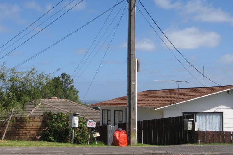 Photo of property in 1/62 Birkdale Road, Birkdale, Auckland, 0626