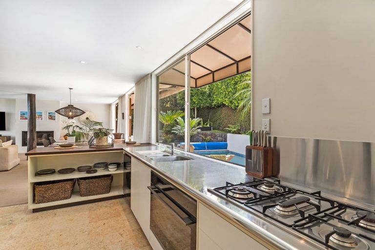 Photo of property in 27a Peter Terrace, Castor Bay, Auckland, 0620