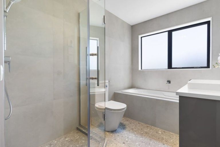 Photo of property in 90 Awaruku Road, Torbay, Auckland, 0630