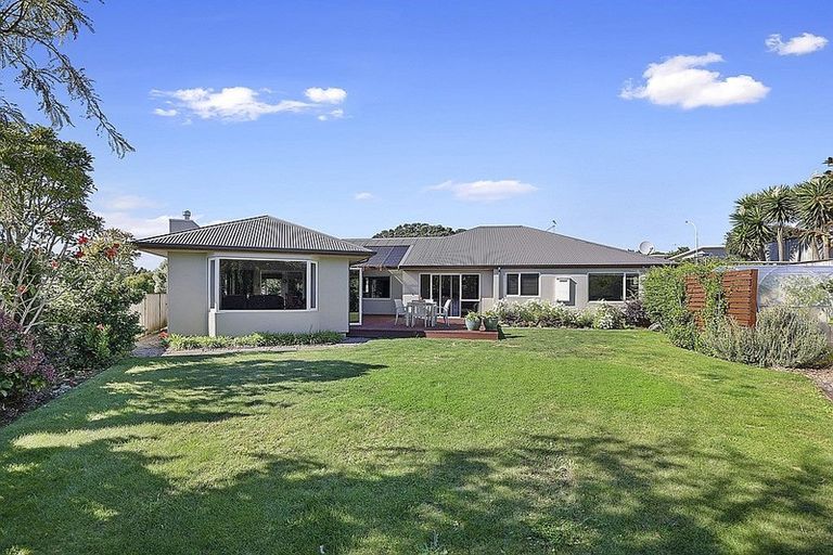 Photo of property in 71 Karamea Street, Whalers Gate, New Plymouth, 4310