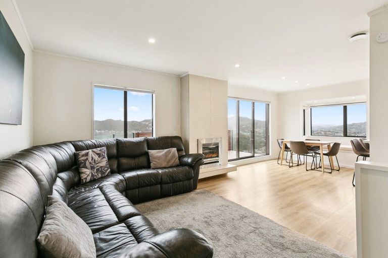 Photo of property in 7b Becker Way, Karori, Wellington, 6012