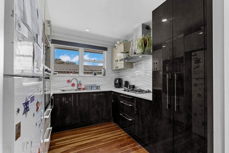 Photo of property in 5 Dulcie Place, Red Hill, Papakura, 2110