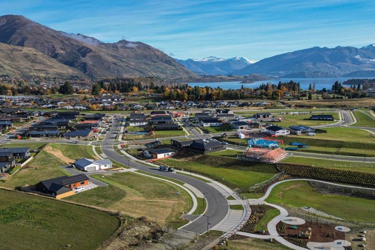 Photo of property in 5 Durry Lane, Wanaka, 9305
