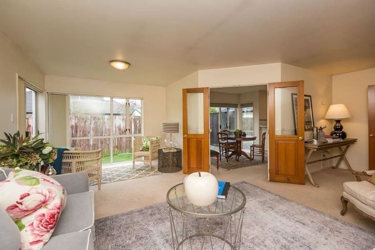 Photo of property in 9a Shaftesbury Street, Avonhead, Christchurch, 8042
