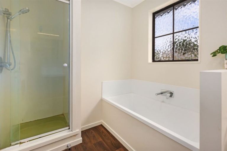 Photo of property in 68 Pikarere Street, Titahi Bay, Porirua, 5022