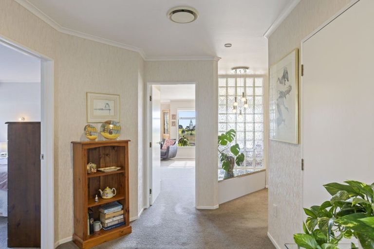 Photo of property in 2/13 Chatswood Grove, Fitzroy, New Plymouth, 4312