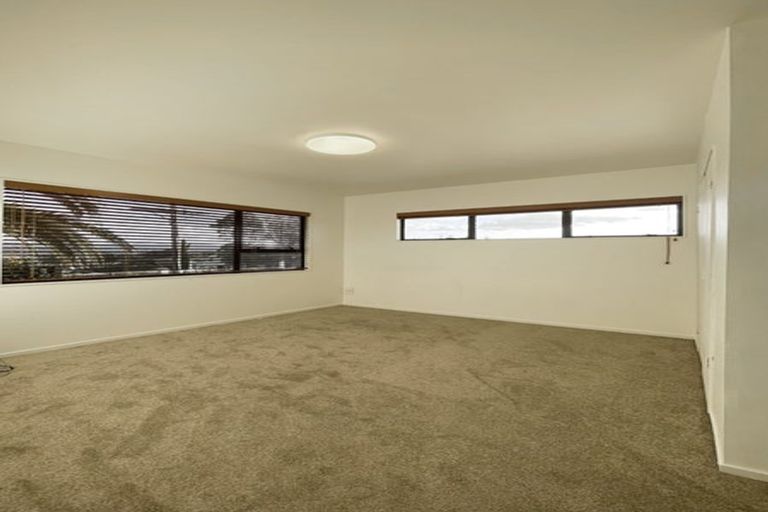 Photo of property in 255 Don Buck Road, Massey, Auckland, 0614