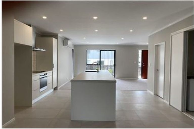 Photo of property in 24 Te Rito Road, Hobsonville, Auckland, 0616