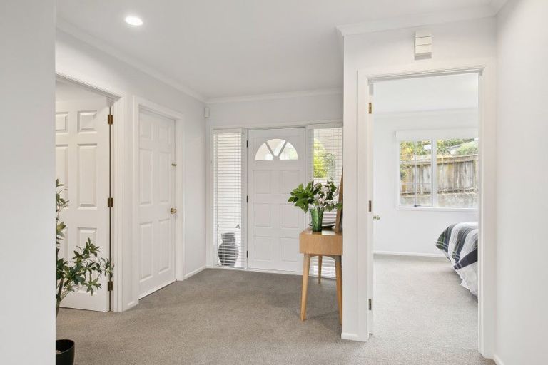 Photo of property in 116 Woodman Drive, Tawa, Wellington, 5028