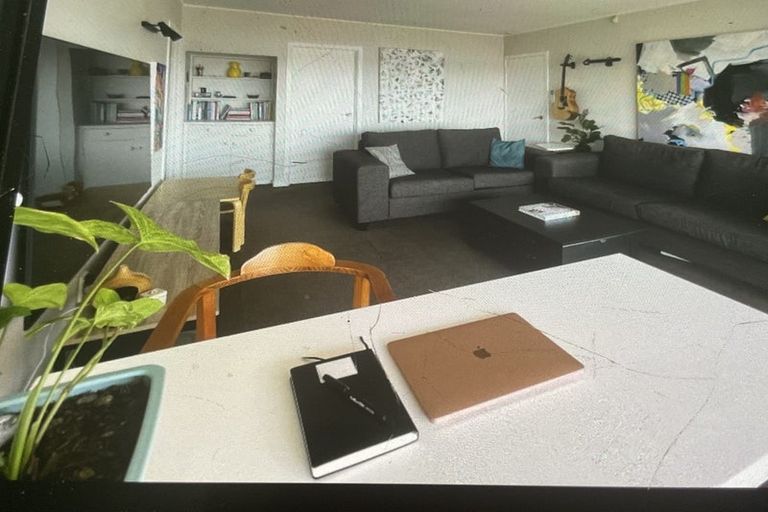 Photo of property in 1/29 Pupuke Road, Takapuna, Auckland, 0622