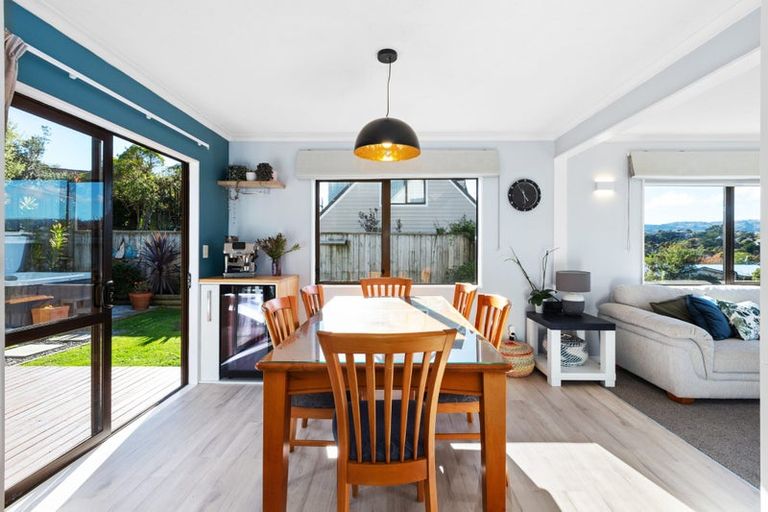 Photo of property in 8 Ration Lane, Whitby, Porirua, 5024