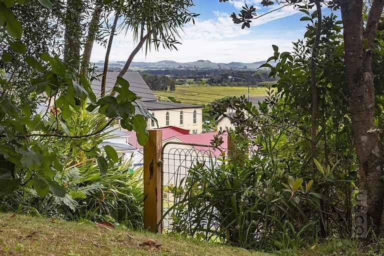 Photo of property in 4 Gow Street, Helensville, 0800