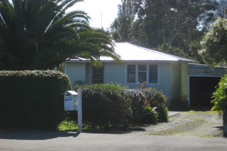 Photo of property in 19 Station Road, Marton, 4710