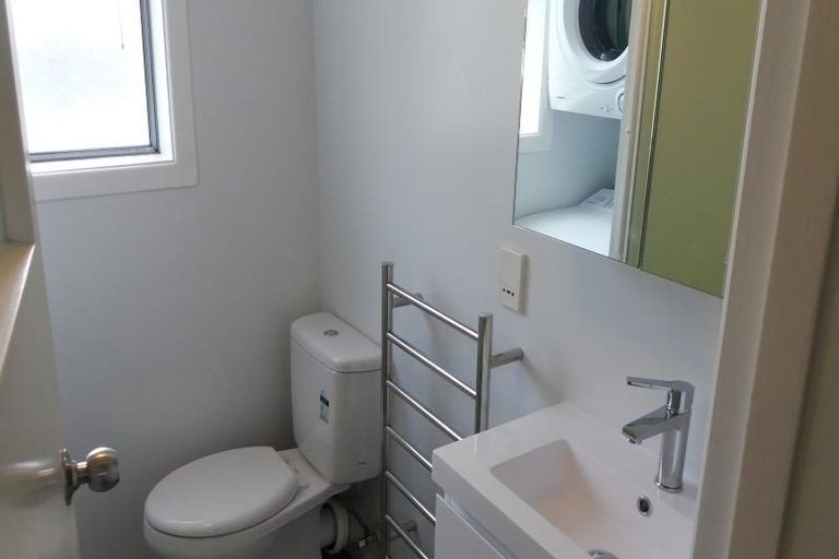Photo of property in Windsor Court, 340u2 Tinakori Road, Thorndon, Wellington, 6011