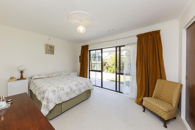 Photo of property in 56 Rhodes Drive, Kelvin Grove, Palmerston North, 4414