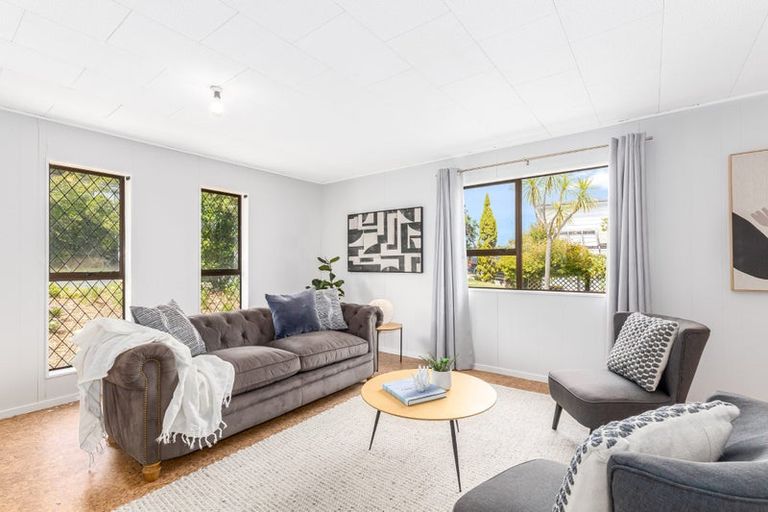 Photo of property in 28 Mercury Way, Whitby, Porirua, 5024