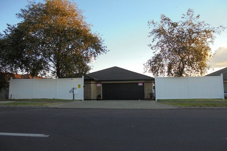 Photo of property in 203 Keri Vista Rise, Papakura, 2110